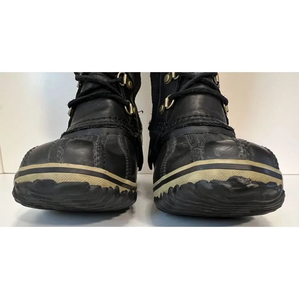 Vintage Sorel Conquest Carly lace up boots. Size 6 (W)
